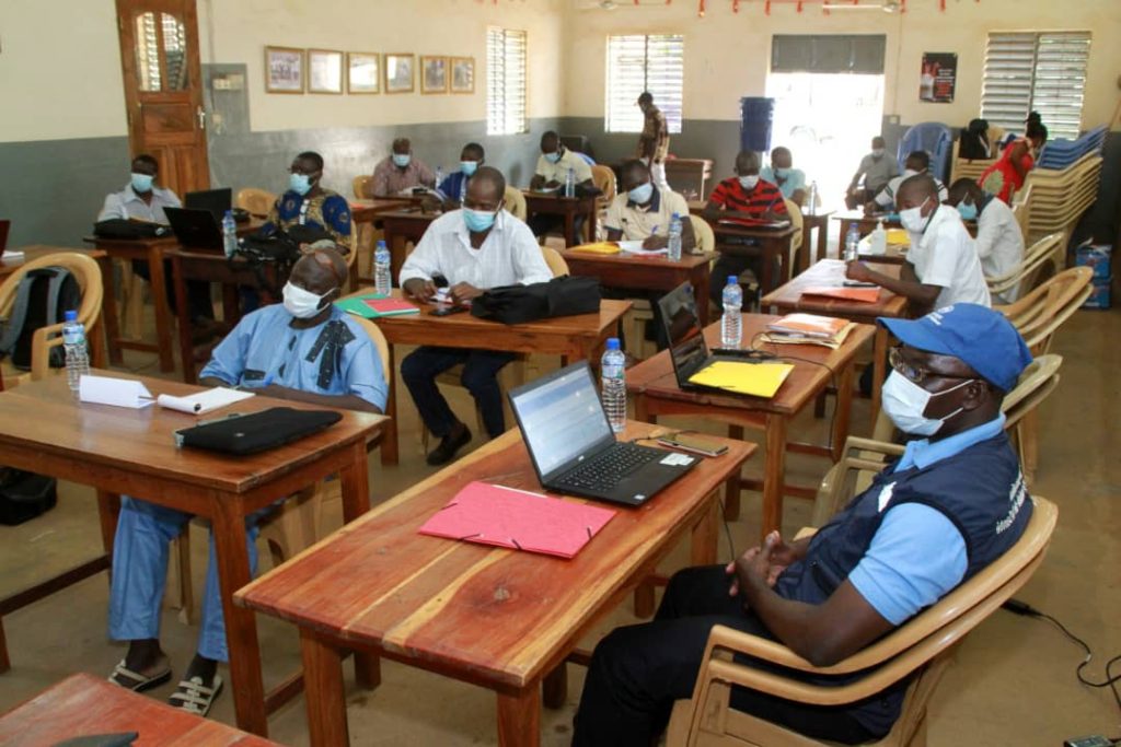 COVID19: A Sokodé, les prestataires de soins, les agents de santé communautaire et les membres des comités de veille communautaire et de riposte de la région centrale sont en formation  sur le contact tracing