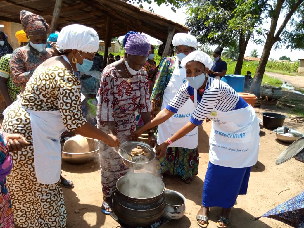ANADEB AR Centrale/FSB: Formation des mamans cantines sur les pratiques d’hygiène et la préparation des mets locaux à Sokodé