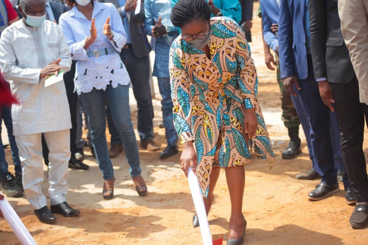 Togo: Le Premier ministre, Victoire TOMEGAH-DOGBE a officiellement lancé, à Sagbadaï dans la Région Centrale, les travaux de réhabilitation de la route Sokodé-Bassar, longue de 75 km sur la Route Nationale 17.