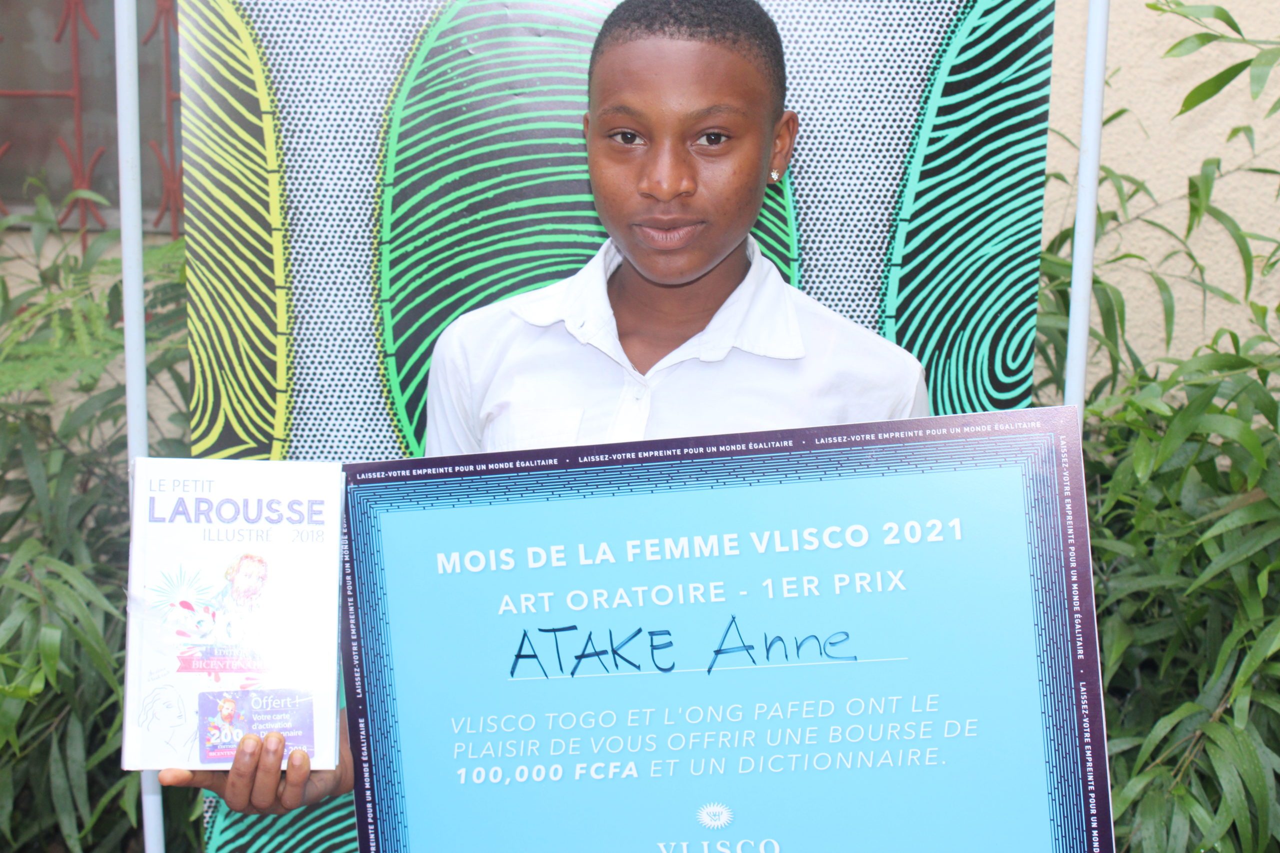 Sokodé: Mlle ATAKE Anne, élève au lycée moderne de Sokodé, décroche la première place du concours d’art oratoire organisé par VLISCO et l’ONG PAFED