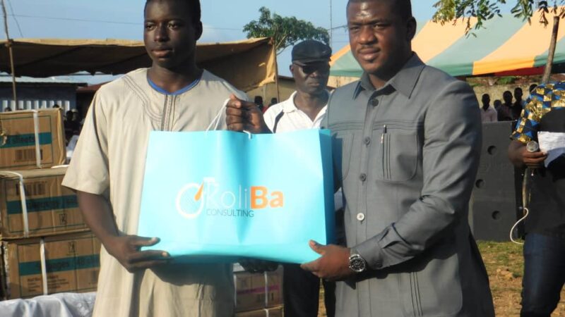 Des kits scolaire pour accompagner les filles et fils de Tchaoudjo: Une initiative de Koliba Consulting.