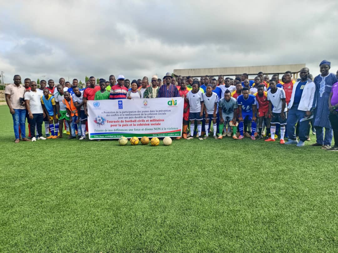 Tournois de football pour la paix et la cohésion sociale entre les  civils et les Forces de Défense et de Sécurité (FDS) couplé de  sensibilisation, dans la Préfecture de Tchaoudjo, au Togo.