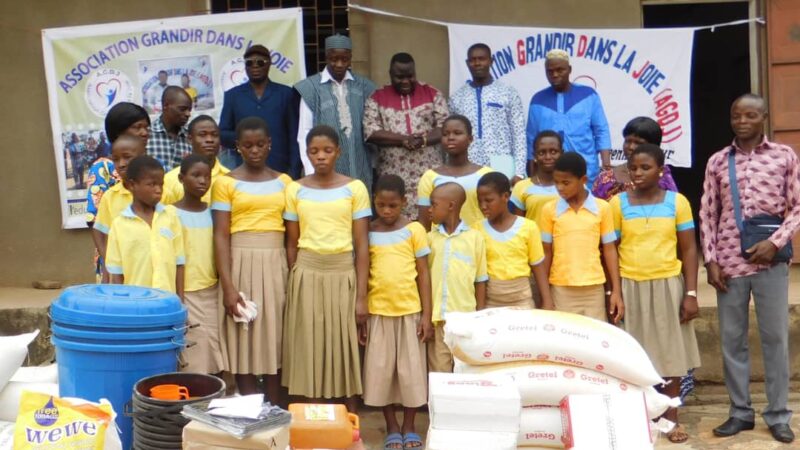 Les enfants de l’Institut de Formation et de Réadaptation des Aveugles et Malvoyants (IFRAM) de Sokodé sont heureux grâce à ce geste de l’association Grandir dans la Joie (AGDJ).