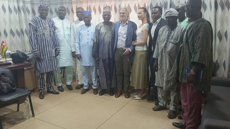 Accès à l’eau potable pour tous : Les initiateurs du projet « Eau Propre d’Afrique » ont échangé avec les élus locaux de la préfecture de Tchaoudjo.