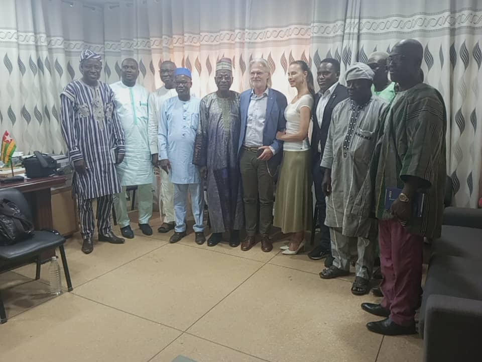 Accès à l’eau potable pour tous : Les initiateurs du projet « Eau Propre d’Afrique » ont échangé avec les élus locaux de la préfecture de Tchaoudjo.
