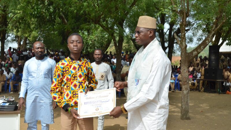 Sokodé/Tchaoudjo  1 : Excellence en milieu scolaire : l’ASP récompense 30 élèves du « Prix Faure Essozimna Gnassingbé »￼
