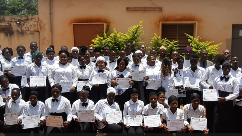 “Sokodé Rayonne de Succès : La Médiathèque Honore les nouveaux Diplômés dans une Cérémonie de Prestige”