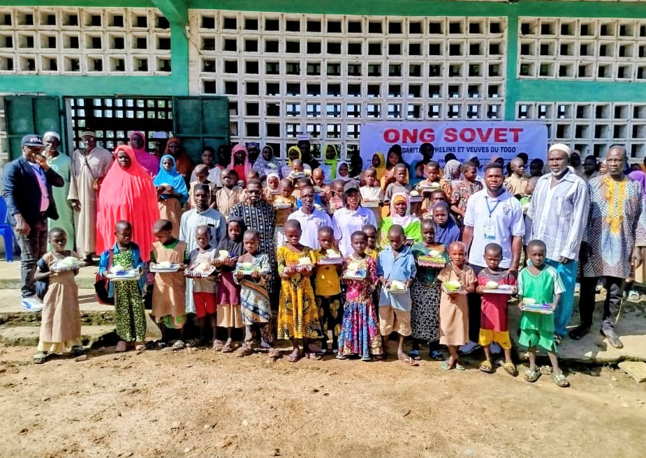 Rentrée scolaire 2025 : l’Association SOVET offre des kits scolaires aux élèves de Datcha et Tchawiridè