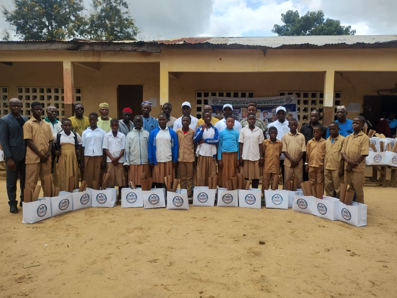 Education / Sokodé : les anciens élèves du CEG Tchawanda mobilisés pour l’excellence et la promotion des filières scientifiques